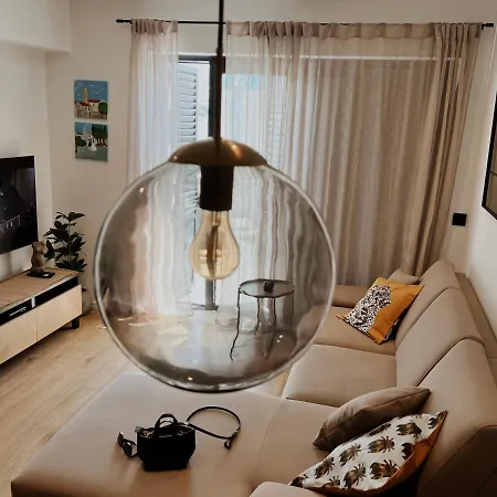 Διαμέρισμα Dawn & Dusk - Modern Two Bedroom With Mountain Views *