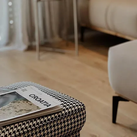 Dawn & Dusk - Modern Two Bedroom With Mountain Views *