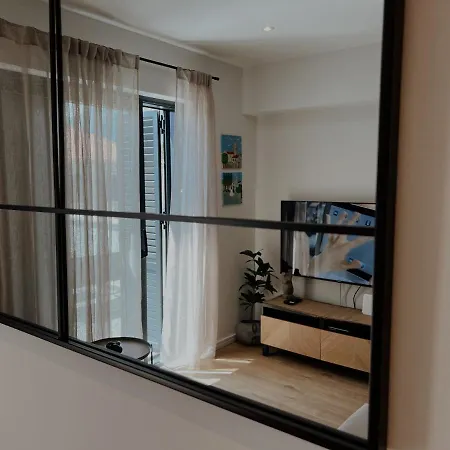 Διαμέρισμα Dawn & Dusk - Modern Two Bedroom With Mountain Views *