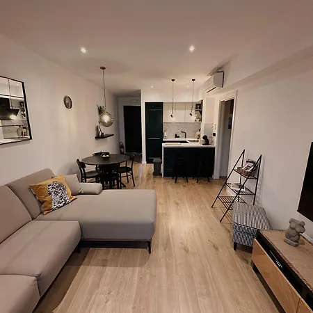 Dawn & Dusk - Modern Two Bedroom With Mountain Views * Čilipi